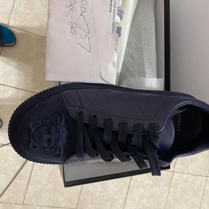 Brand new Versace men’s sneakers.